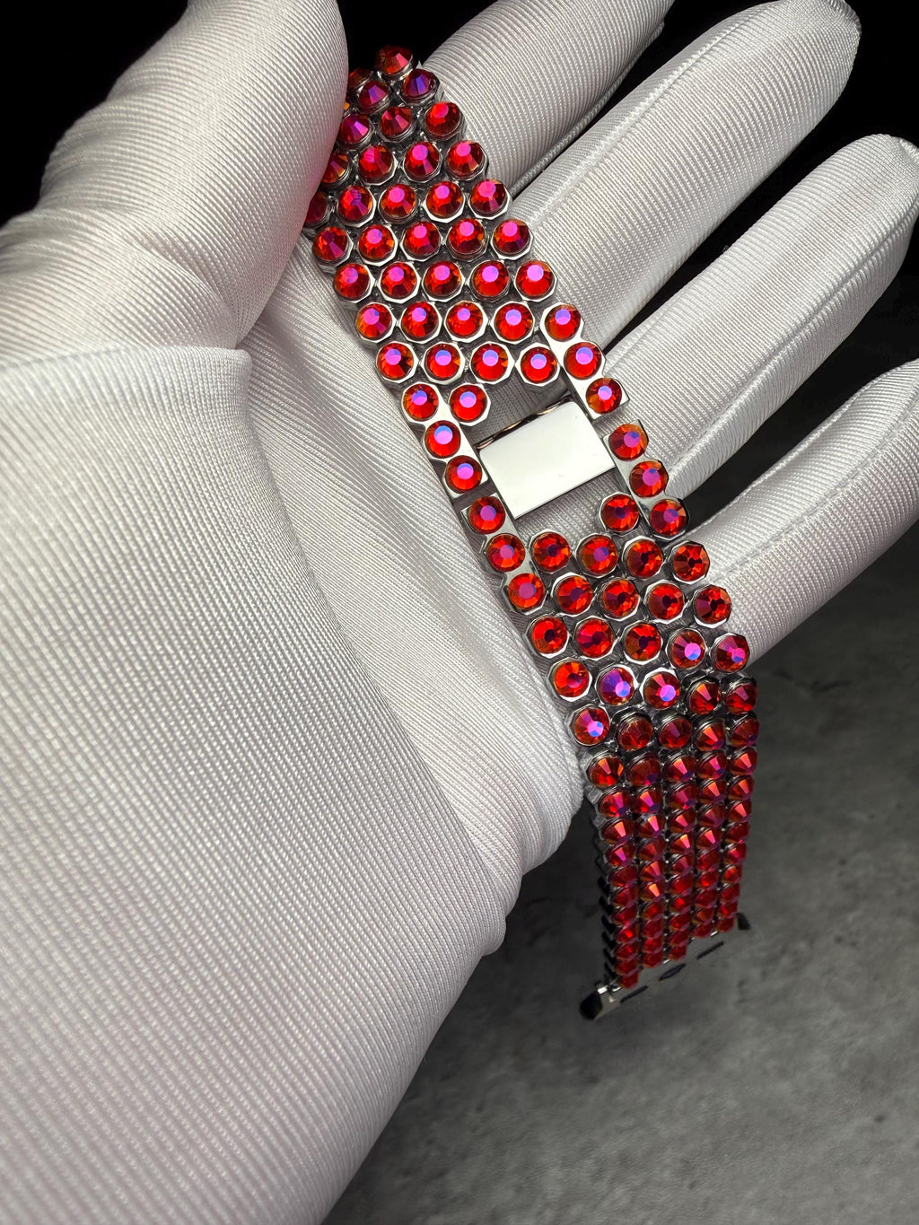 Apple Watch Band, Stainless Steel Strap, Hand-Embellished Glamour, color Magenta Light