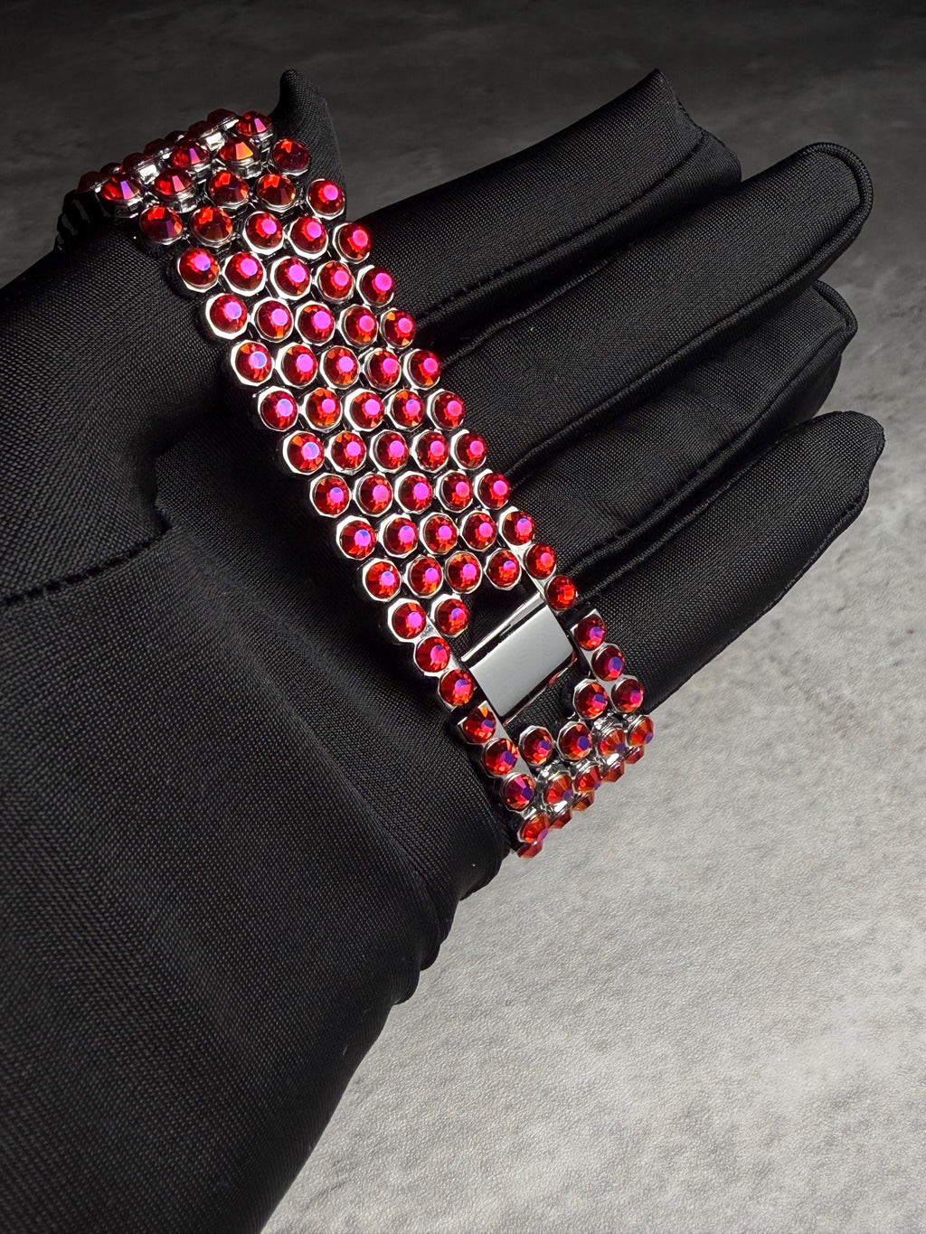 Apple Watch Band, Stainless Steel Strap, Hand-Embellished Glamour, color Magenta Light