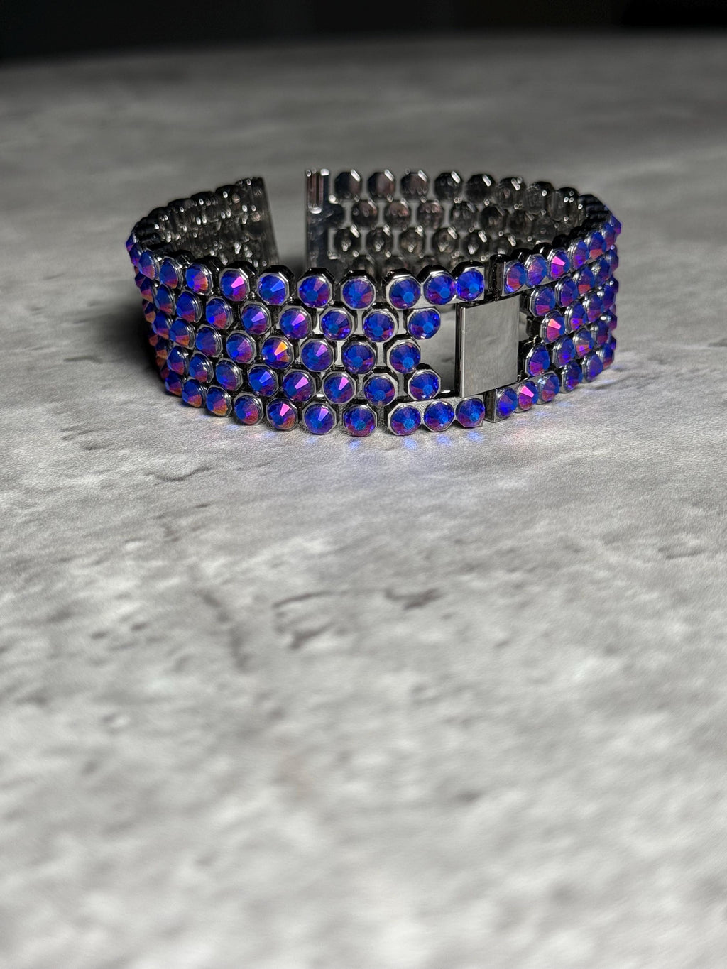 Apple Watch Band, Stainless Steel Strap, Hand-Embellished Glamour, color Magma Sapphire