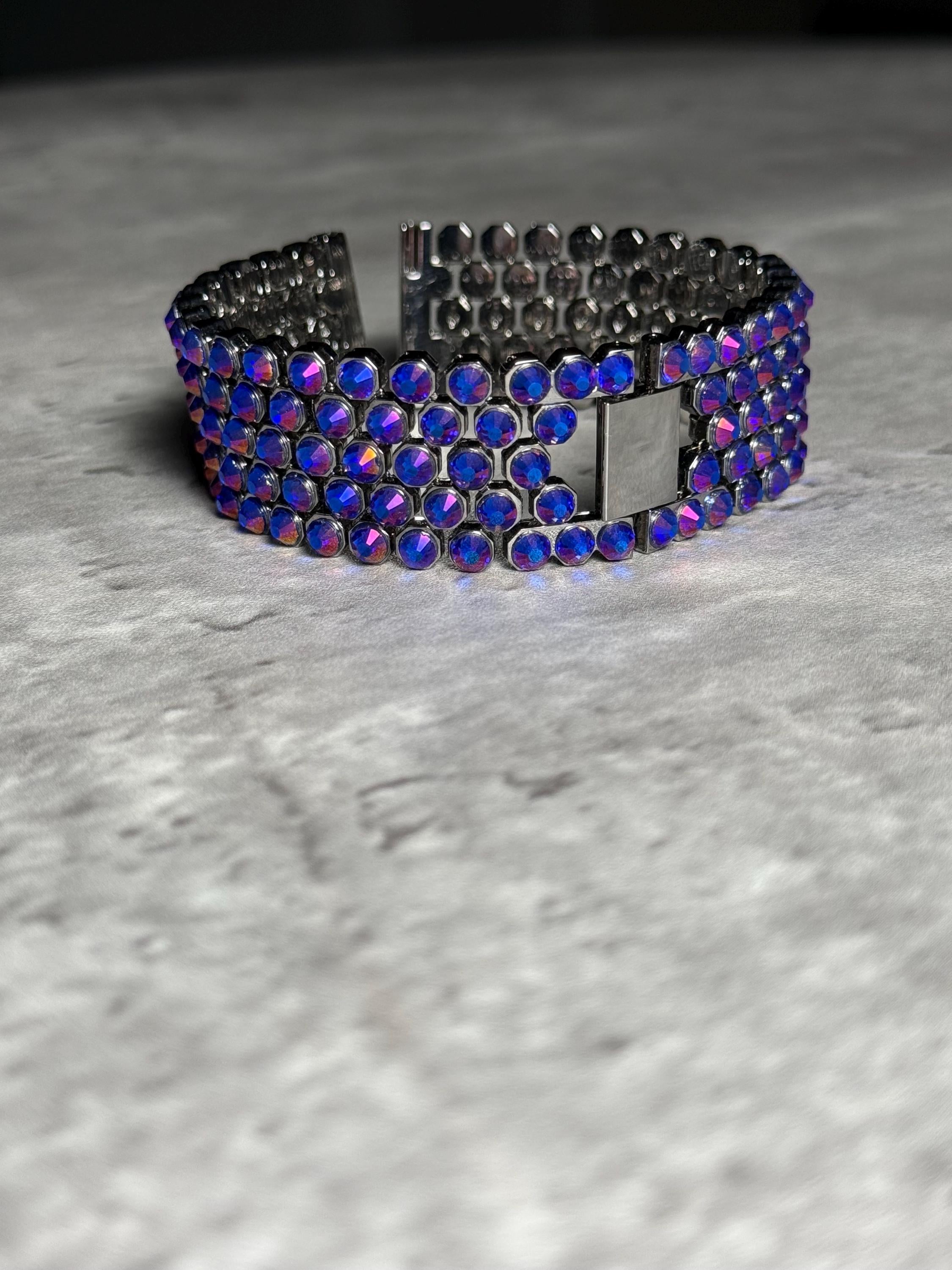 Apple Watch Band, Stainless Steel Strap, Hand-Embellished Glamour, color Magma Sapphire