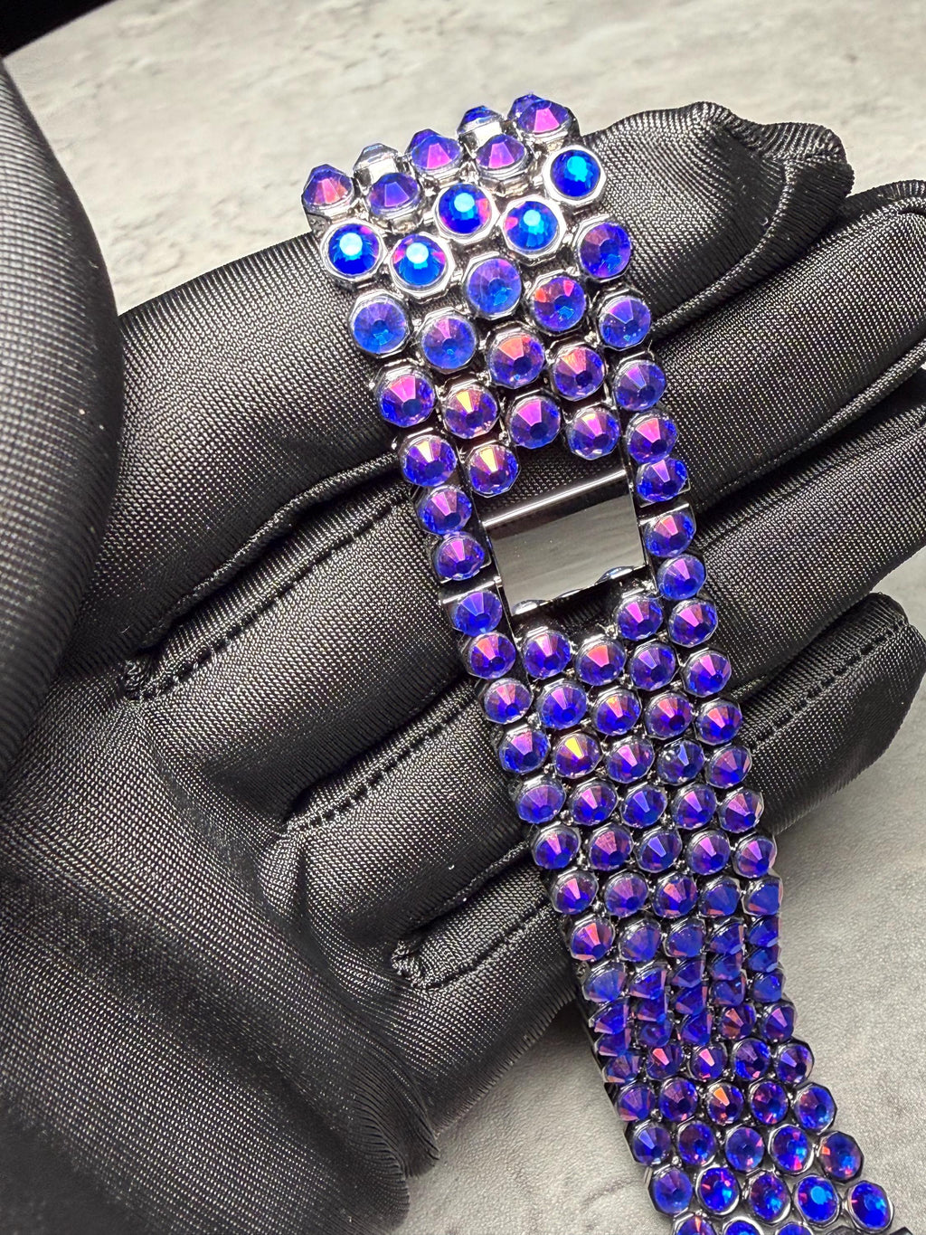 Apple Watch Band, Stainless Steel Strap, Hand-Embellished Glamour, color Magma Sapphire