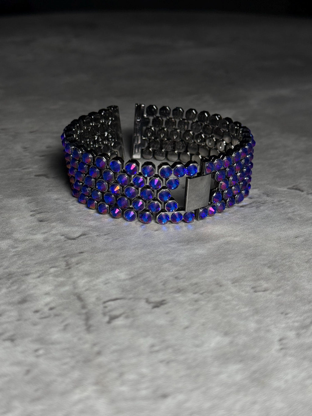 Apple Watch Band, Stainless Steel Strap, Hand-Embellished Glamour, color Magma Sapphire