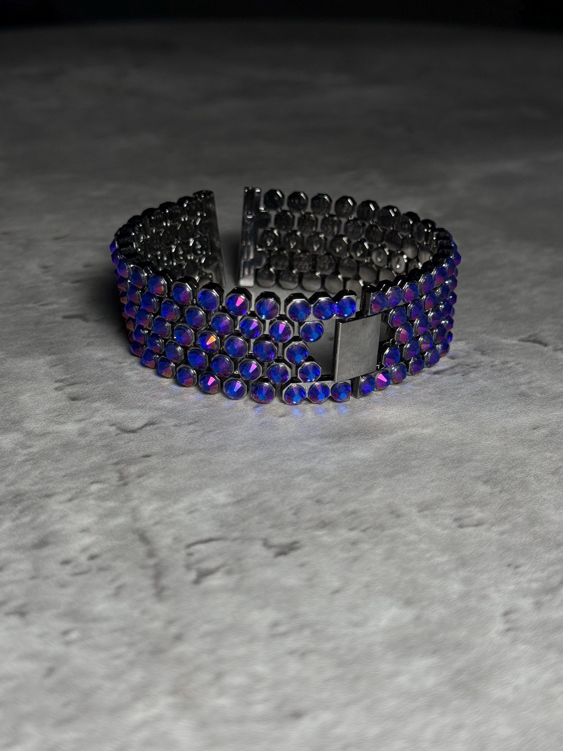 Apple Watch Band, Stainless Steel Strap, Hand-Embellished Glamour, color Magma Sapphire